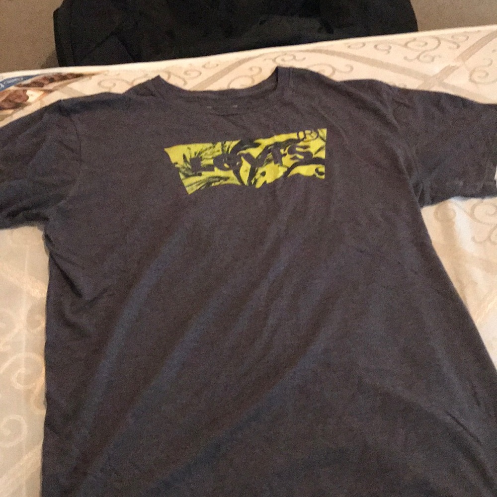 Large Levi’s shirt